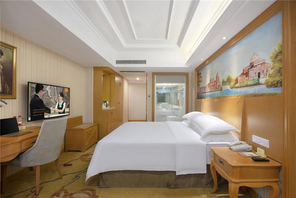 Vienna Hotel Zhengzhou Zhongyuan Futa Экстерьер фото
