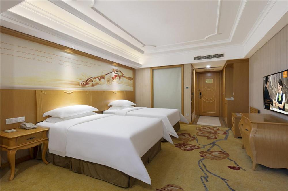 Vienna Hotel Zhengzhou Zhongyuan Futa Экстерьер фото