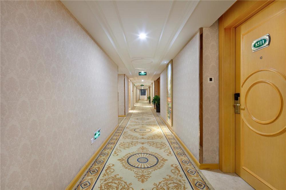 Vienna Hotel Zhengzhou Zhongyuan Futa Экстерьер фото